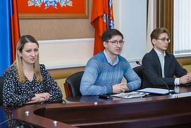 Старшеклассники Оренбурга познакомились с работой областного парламента